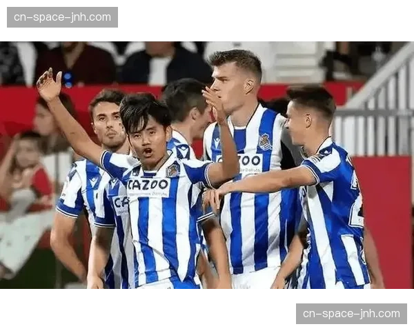 战术板:解析皇家社会0-0战平马洛卡的高位逼抢与快速退防 战术板:解析皇家社会0-0战平马洛卡的高位逼抢与快速退防