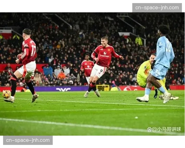 双红会前瞻：利物浦坐镇安菲尔德迎战曼联，历史交锋数据一览